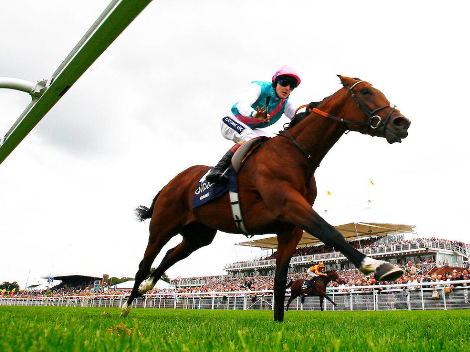 Frankel wins the Duel On The Downs